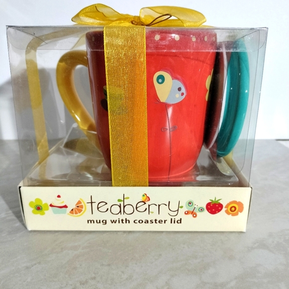 CR Gibson Lidded Sipper 17 oz Ceramic Mug Set Teaberry Design Teacher - Picture 1 of 5